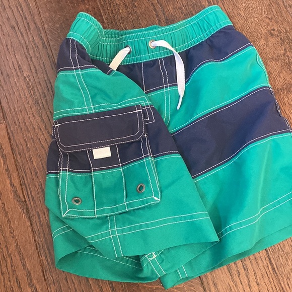 Hanna Andersson boys swim trunks - Picture 2 of 4